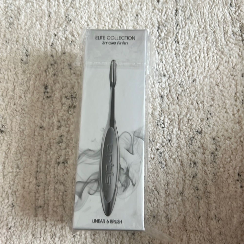 Artis Linear 6 Brush